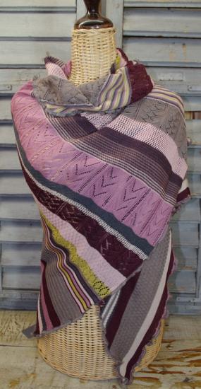 Preview: Invero Dreiecktuch Kyra Kirsche, Merinowolle